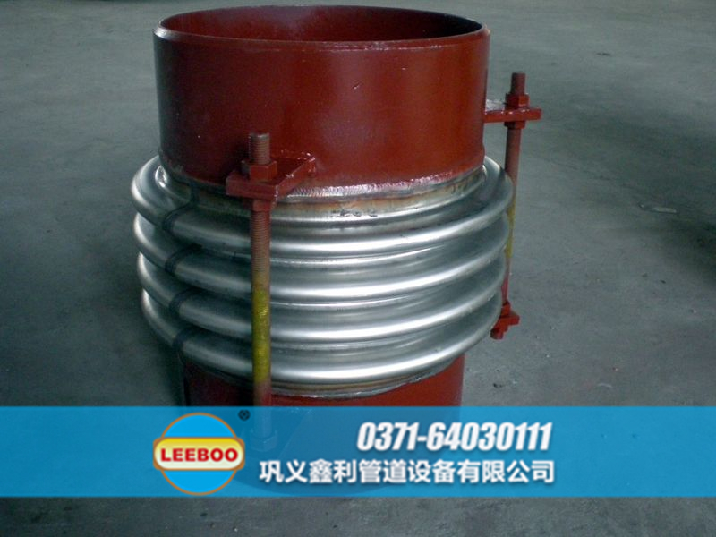 焊接<a href=http://www.wa775i18.cn target=_blank class=infotextkey>補(bǔ)償器</a>現(xiàn)場(chǎng)圖